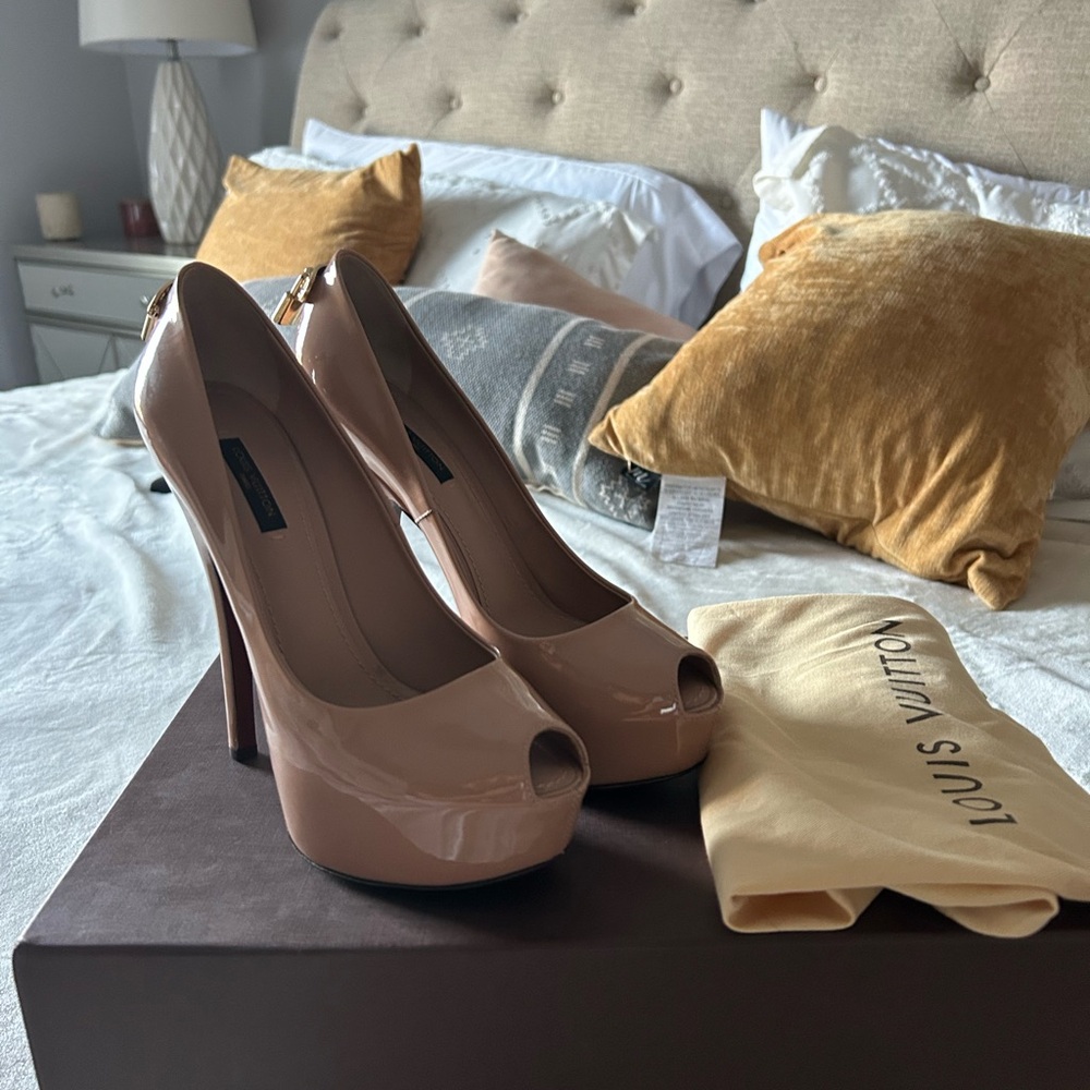 Louis Vuitton Heels - Picture 4 of 4